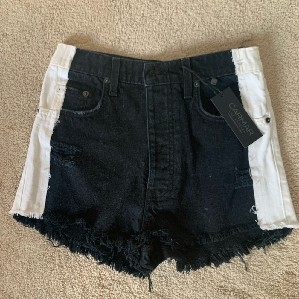NEW WITH TAGS LF denim shorts !